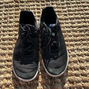 Women’s Nike sneakers size 8